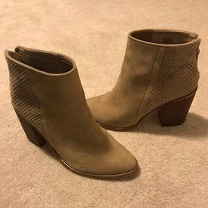 Steve Madden booties!